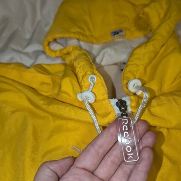 Vintage Cropped Yellow Windbreaker - Picture 2 of 3